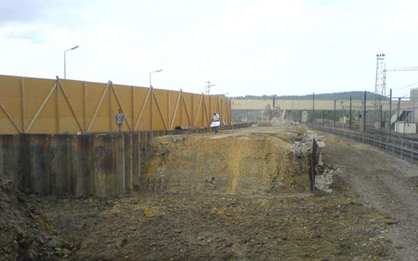 Structures du mur de Palplanche en porte-à-faux