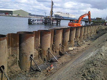 21 000 tonnes de palplanches tubulaires expédiées vers le port de Manzanillo, au Mexique.